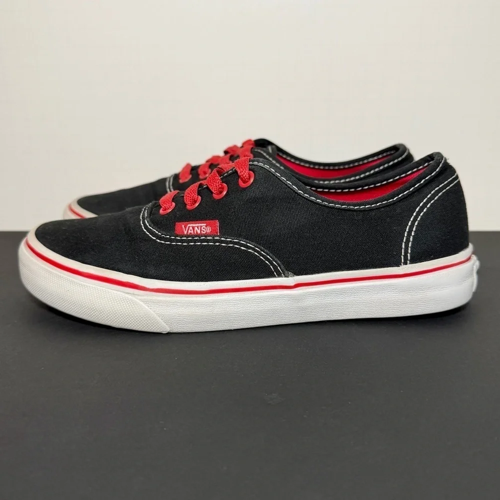 Youth VANS Authentic Low Black & Red Lace Up Sneakers / Size 5